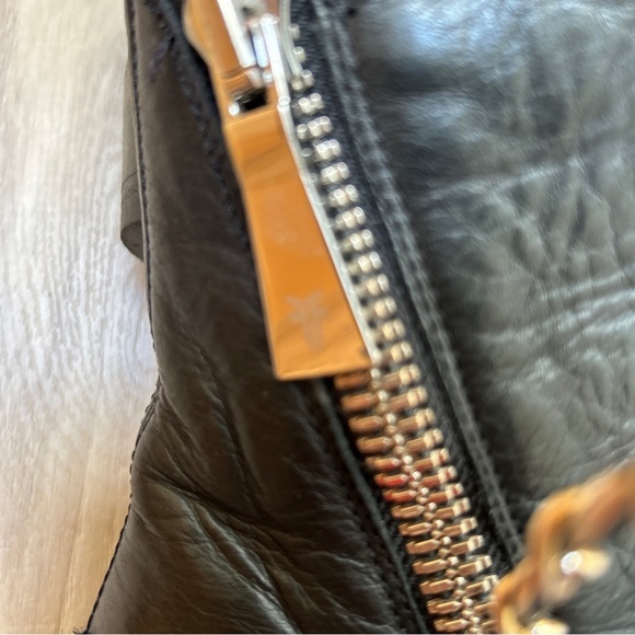 FRYE Booties. Only worn at home / black leather/ zipper - Picture 7 of 7